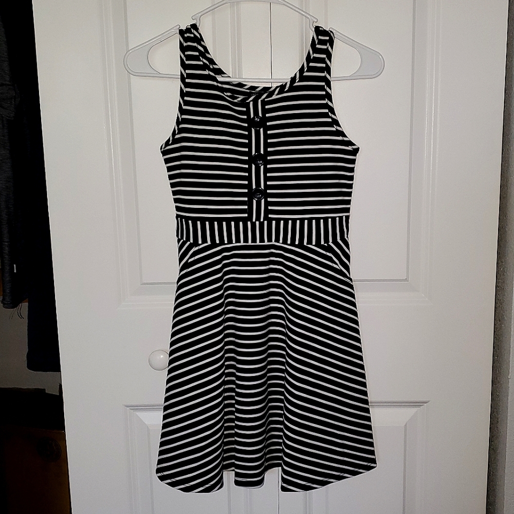 Ava and Yelly Black & White Girls Dress